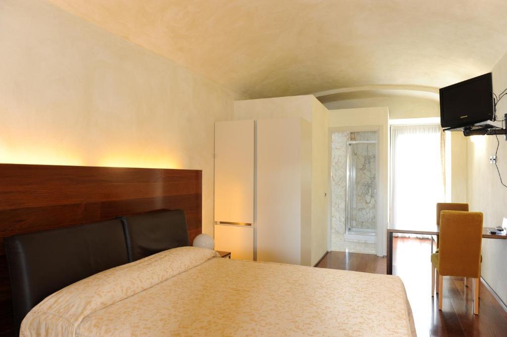 Dimora Del Barone Hotel Romagnano Sesia Szoba fotó