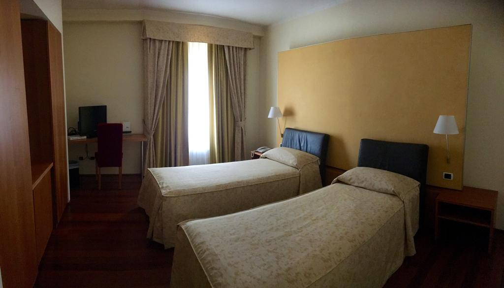 Dimora Del Barone Hotel Romagnano Sesia Kültér fotó